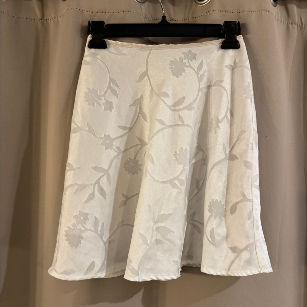 Just for Wraps White Floral Skirt